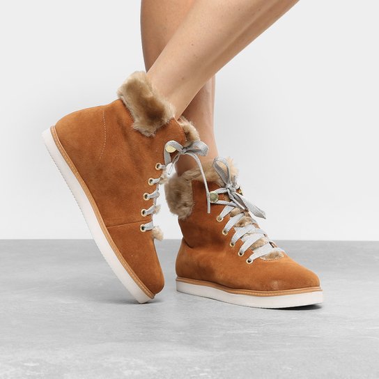 Bota Cano Curto Petite Jolie Coturno Pelo Kim Feminina - Caramelo