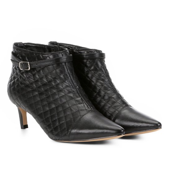 Bota Cano Curto Shoestock Salto Fino Matelassê Feminina - Preto