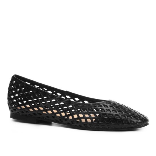 Sapatilha Couro Shoestock Bico Redondo Vazada Feminina - Preto
