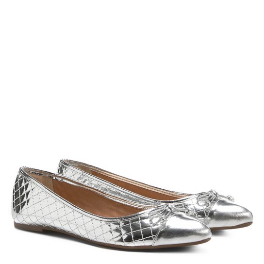 Sapatilha Shoestock Matelassê Bico Fino - Prata