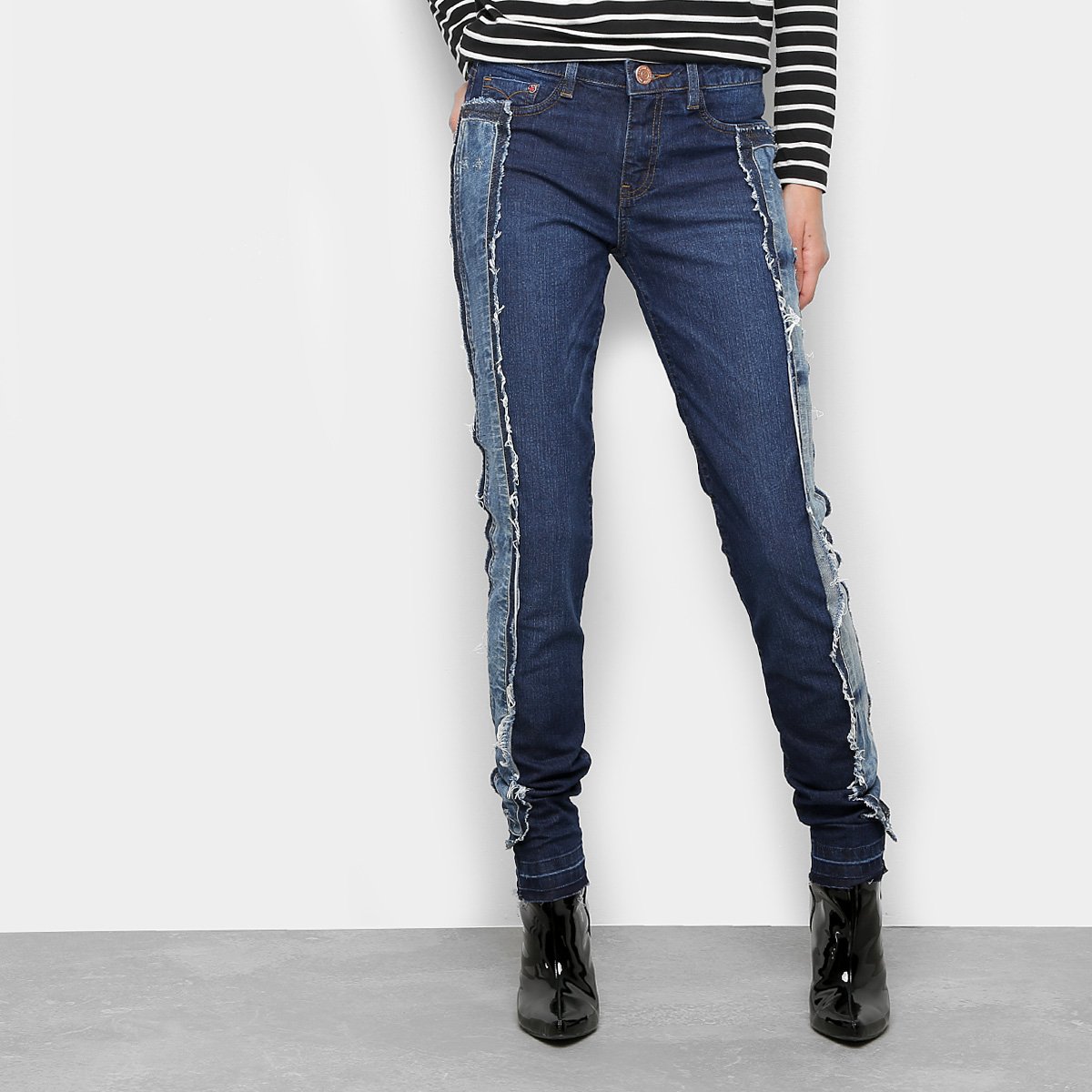 Calça Jeans Reta Carmim Upcycling Cintura Média Feminina