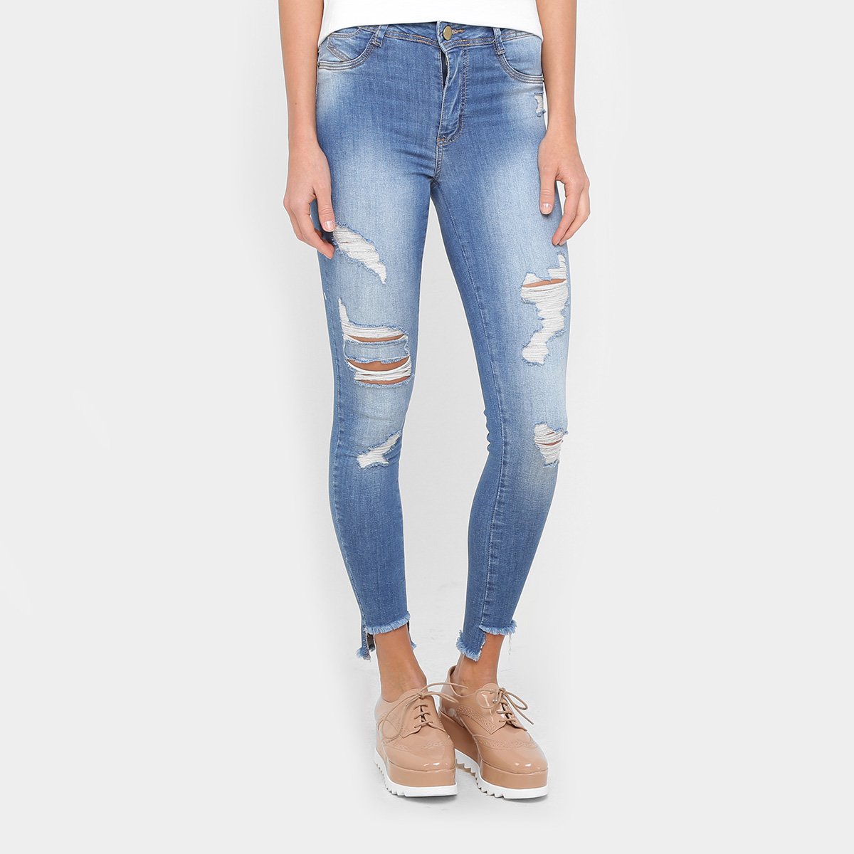 calça jeans desfiada embaixo