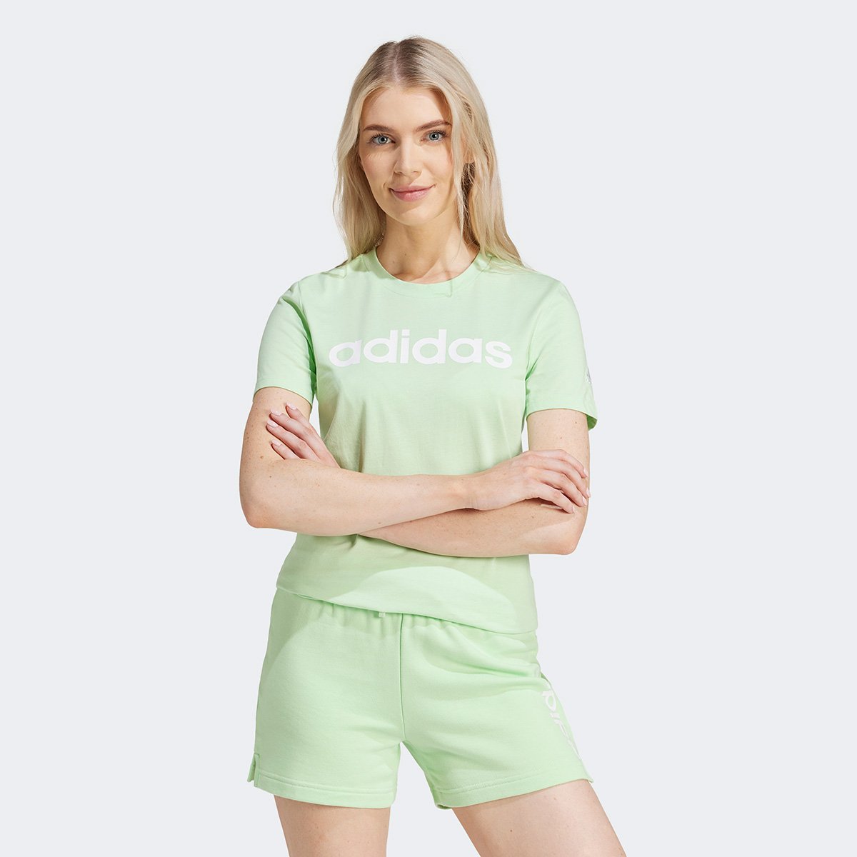 Camiseta Adidas Logo Linear Feminina