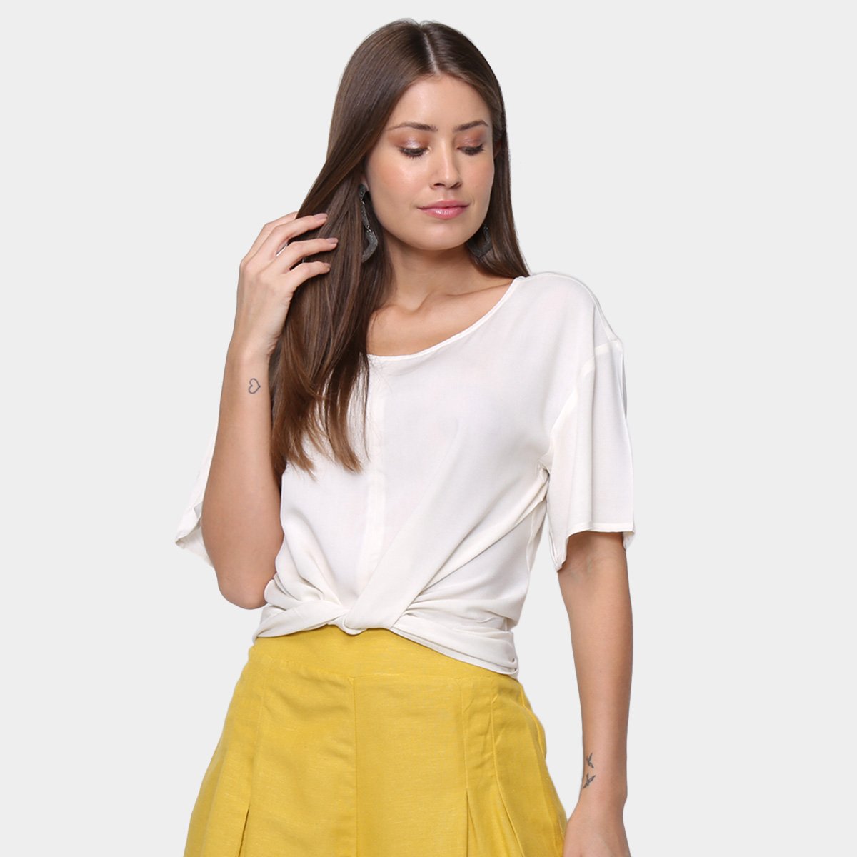 Blusa Básica Cantão Nó Manga Curta Feminina