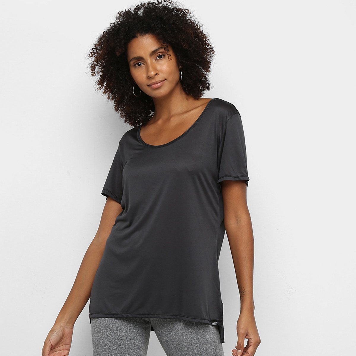 Camiseta Colcci Básica Assimétrica Feminina