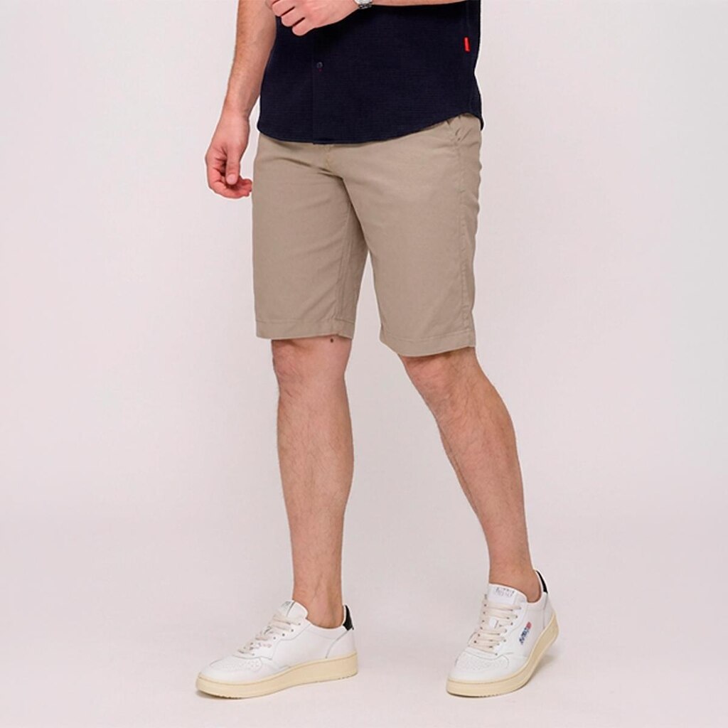 Bermuda Chino Masculina Sarja Regular Fit com Elastano