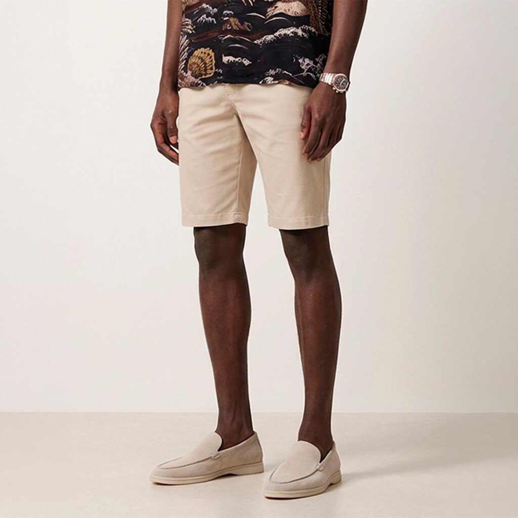 Bermuda Chino Masculina Sarja Regular Fit com Elastano