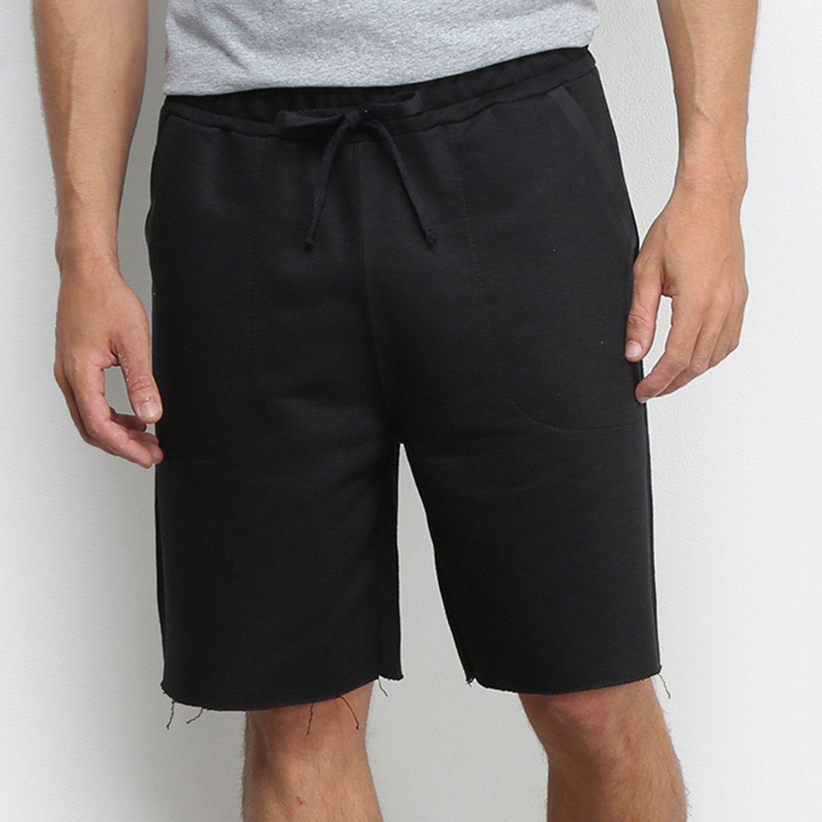 Bermuda de Moletom Burn Detalhe Selado Masculina - Preto é boa?