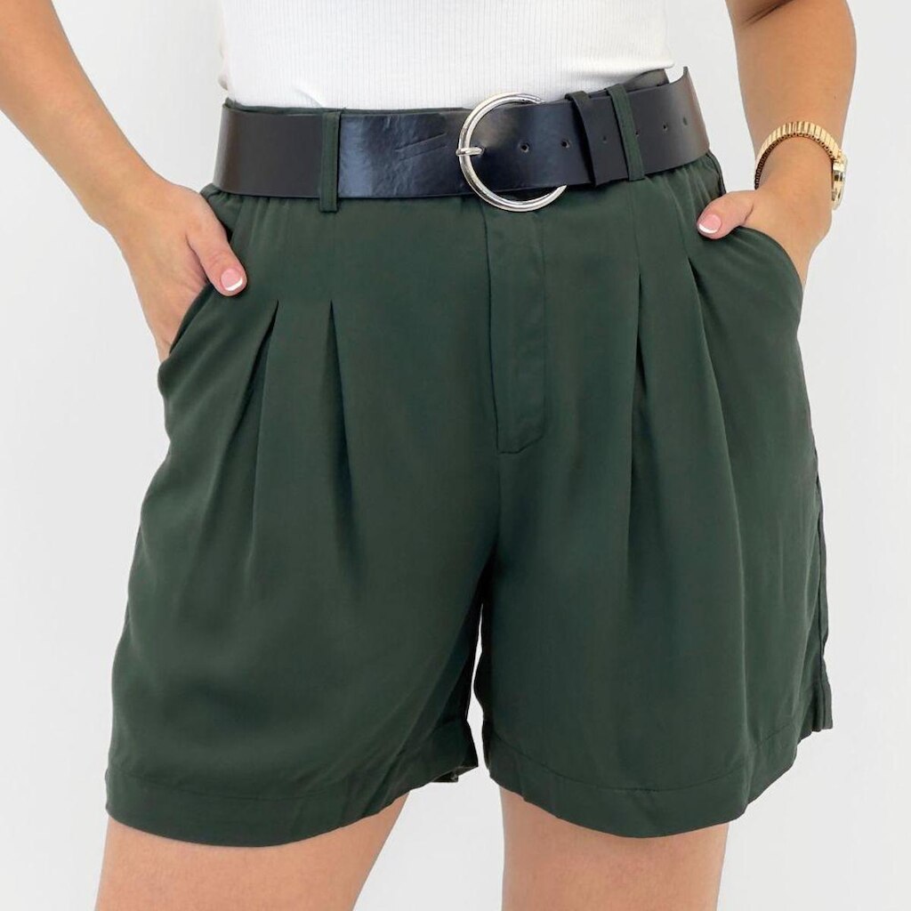 Bermuda Malwee Meia Coxa com Cinto Feminina