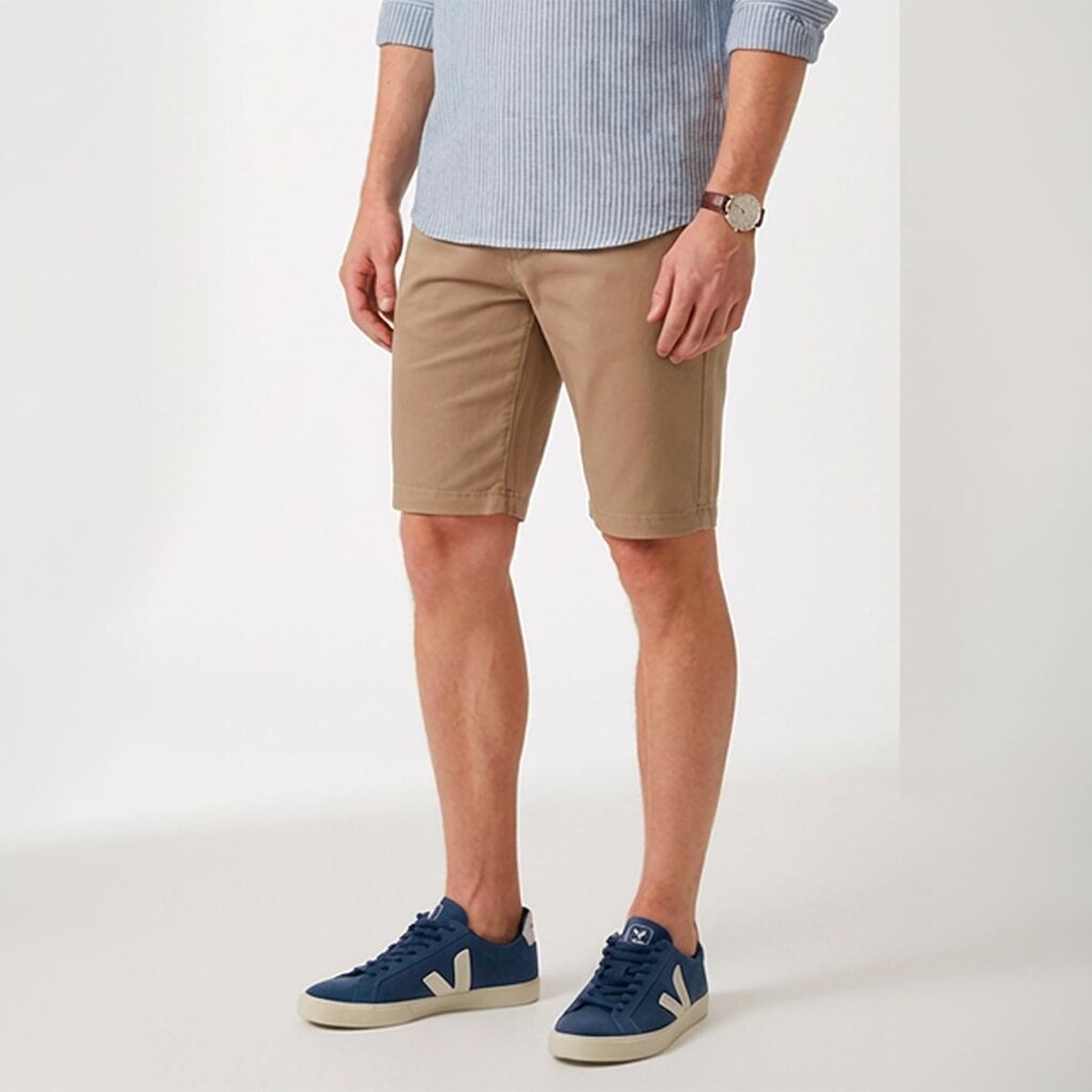 Bermuda Masculina Sarja Chino com Elastano Cintura Intermediária Lisa e Confortável