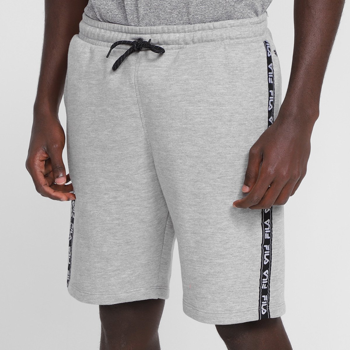 Bermuda Moletom Fila Basic Tape Masculina - Mescla Menor preço em Bermuda Moletom Fila Basic Tape Masculina - Mescla