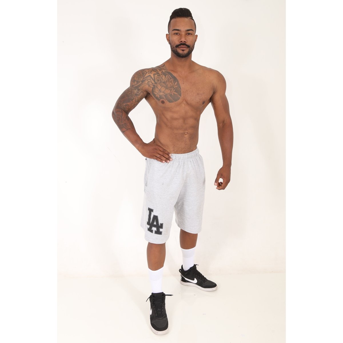 Bermuda Moletom Premium Los Angeles Menor preço em Bermuda Moletom Premium Los Angeles
