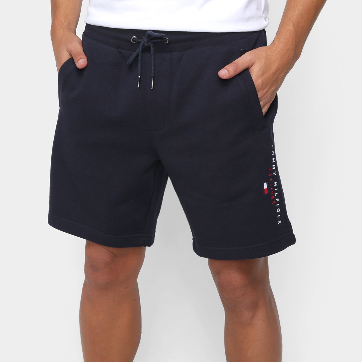 Bermuda Moletom Tommy Hilfiger Logo Masculina - Azul+Marinho Menor preço em Bermuda Moletom Tommy Hilfiger Logo Masculina - Azul+Marinho