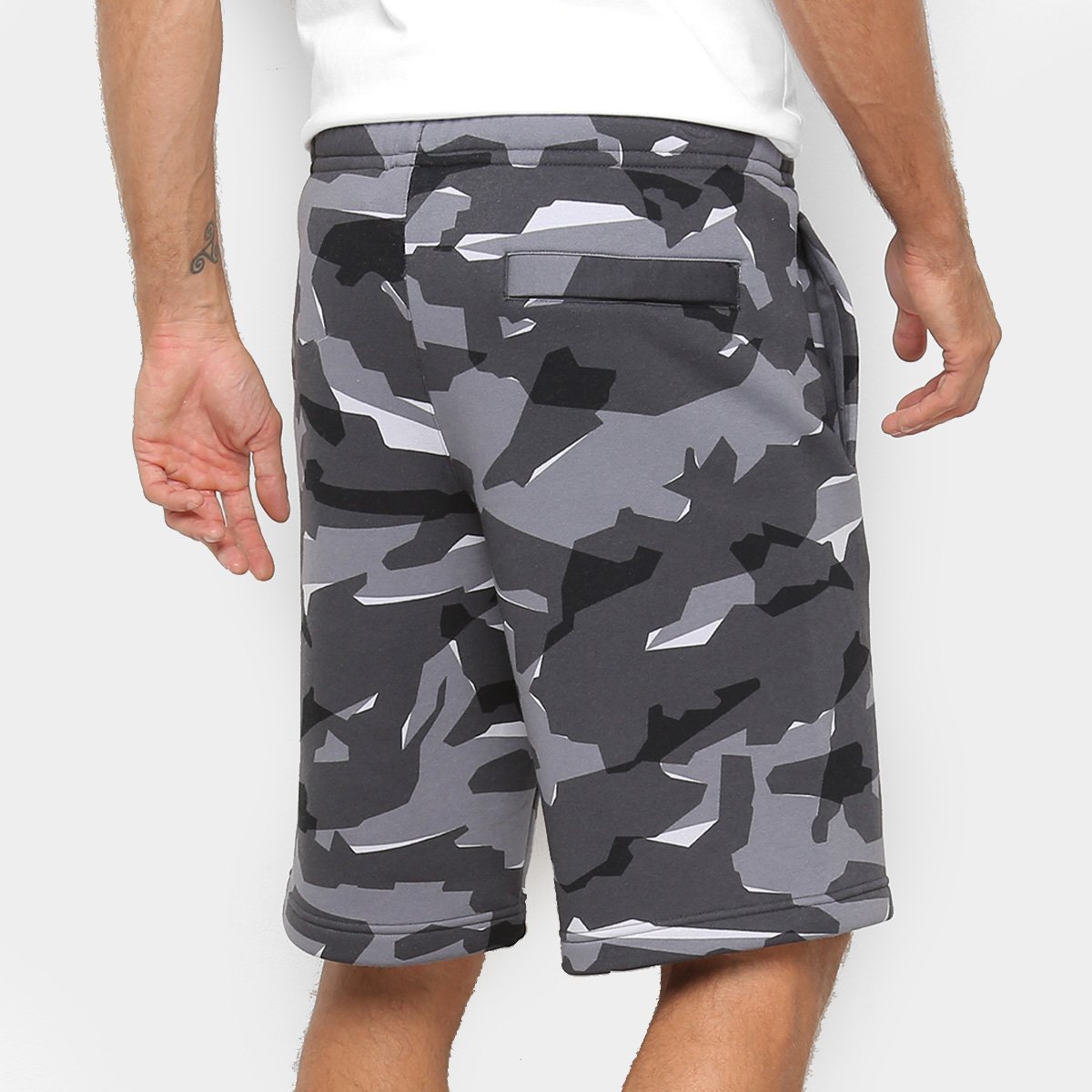 bermuda camuflada da nike