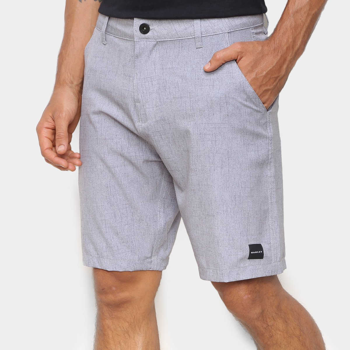 Bermuda Oakley Hybrid Masculina - Cinza Claro é boa?
