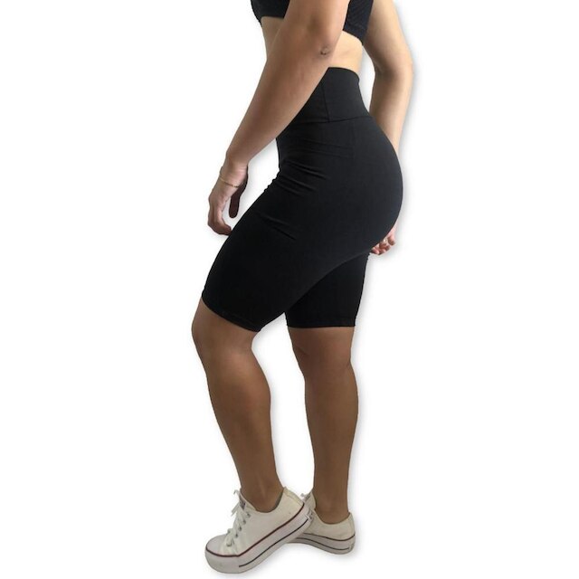 Bermuda Plus Size Heide Ribeiro Fit Bolso para Dispositivos