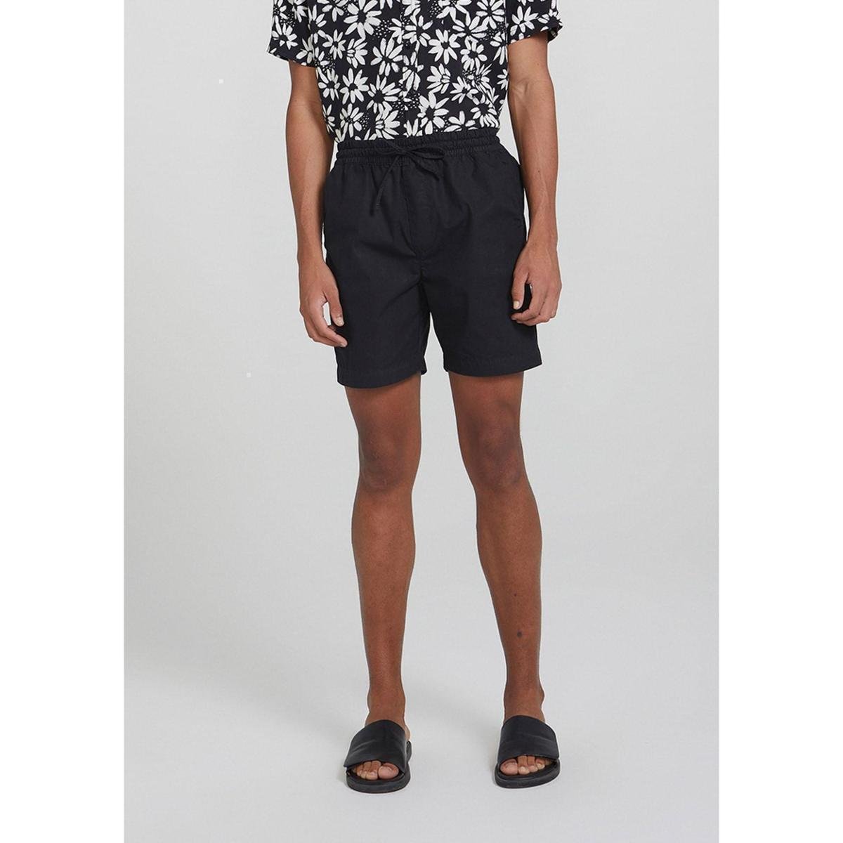 Bermuda Reta Em Algodão Masculina - Preto Menor preço em Bermuda Reta Em Algodão Masculina - Preto