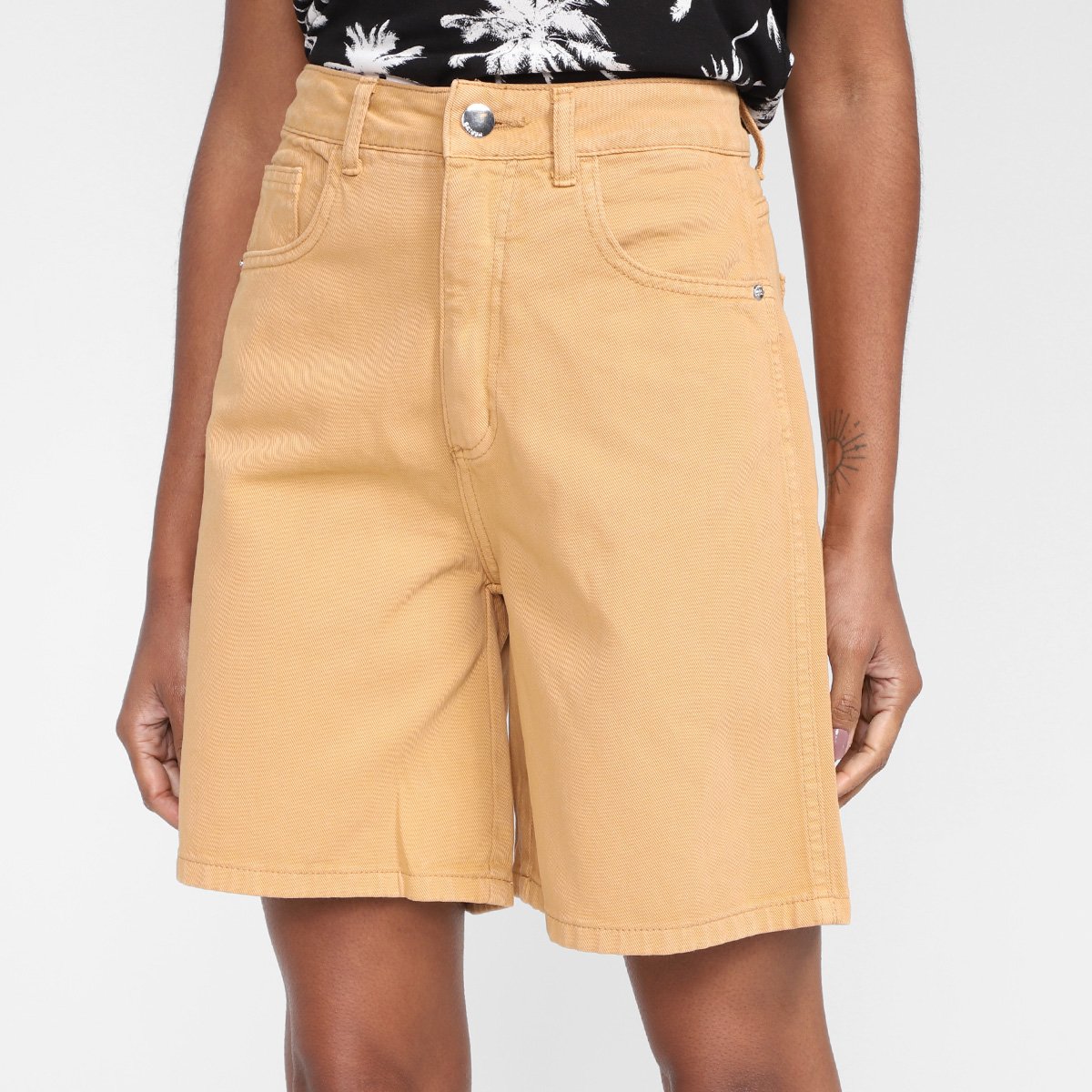 Bermuda Sarja Hering Lisa Feminina Menor preço em Bermuda Sarja Hering Lisa Feminina