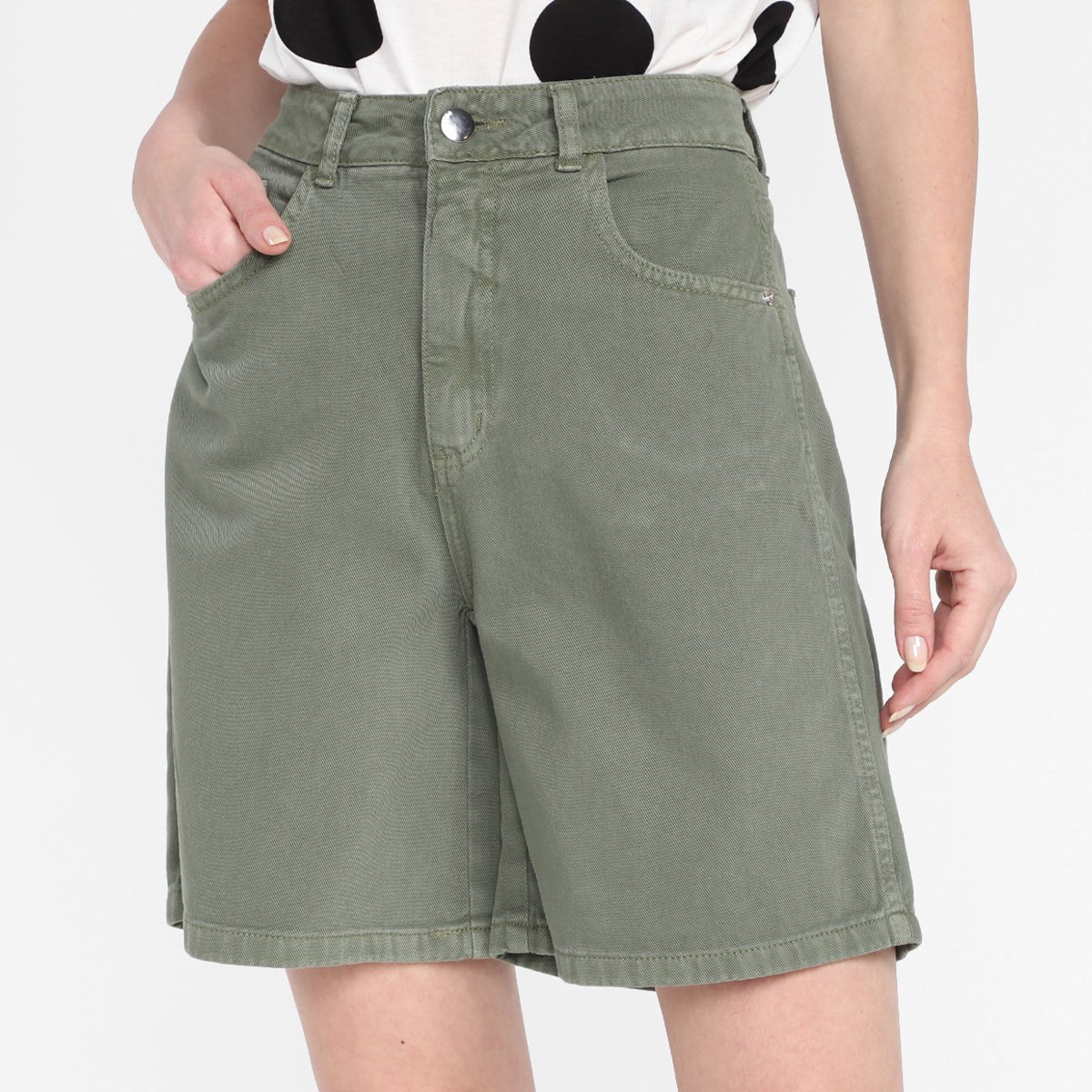 Bermuda Sarja Hering Lisa Feminina - Oliva Menor preço em Bermuda Sarja Hering Lisa Feminina - Oliva