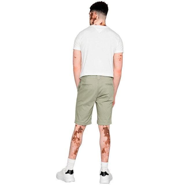 Bermuda Tommy Jeans Masculina Scanton Chino Cinza Sage