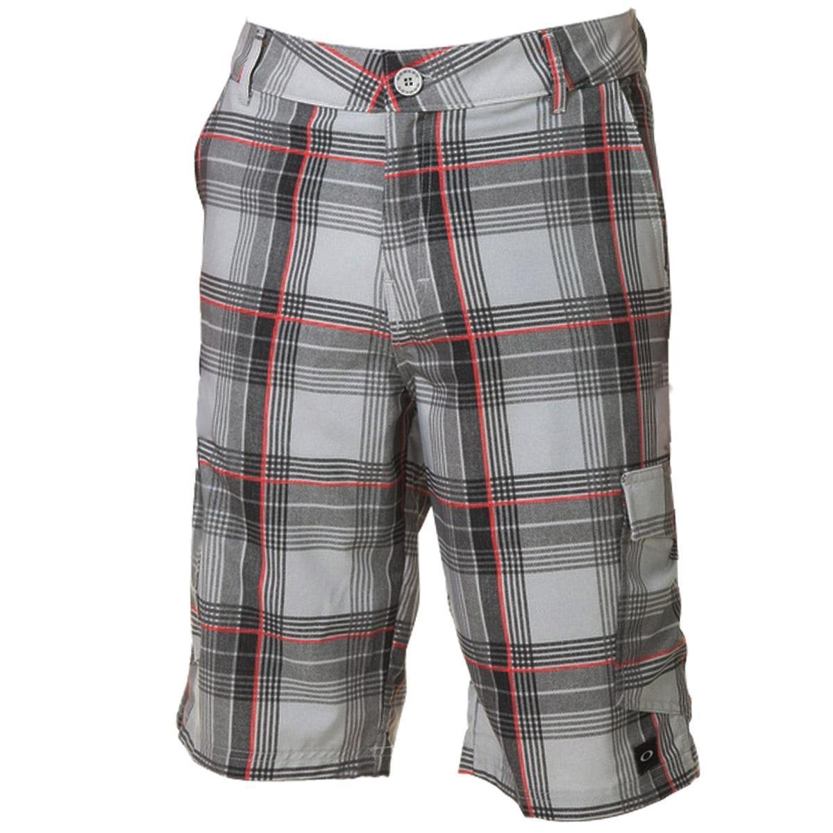 Bermuda Walk Xadrez Oakley Chess Cargo Hybrid - Cinza Menor preço em Bermuda Walk Xadrez Oakley Chess Cargo Hybrid - Cinza