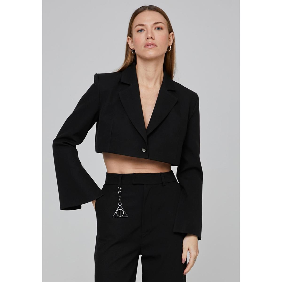 Blazer Cropped Deathly Hallows My Favorite Things - Preto Menor preço em Blazer Cropped Deathly Hallows My Favorite Things - Preto