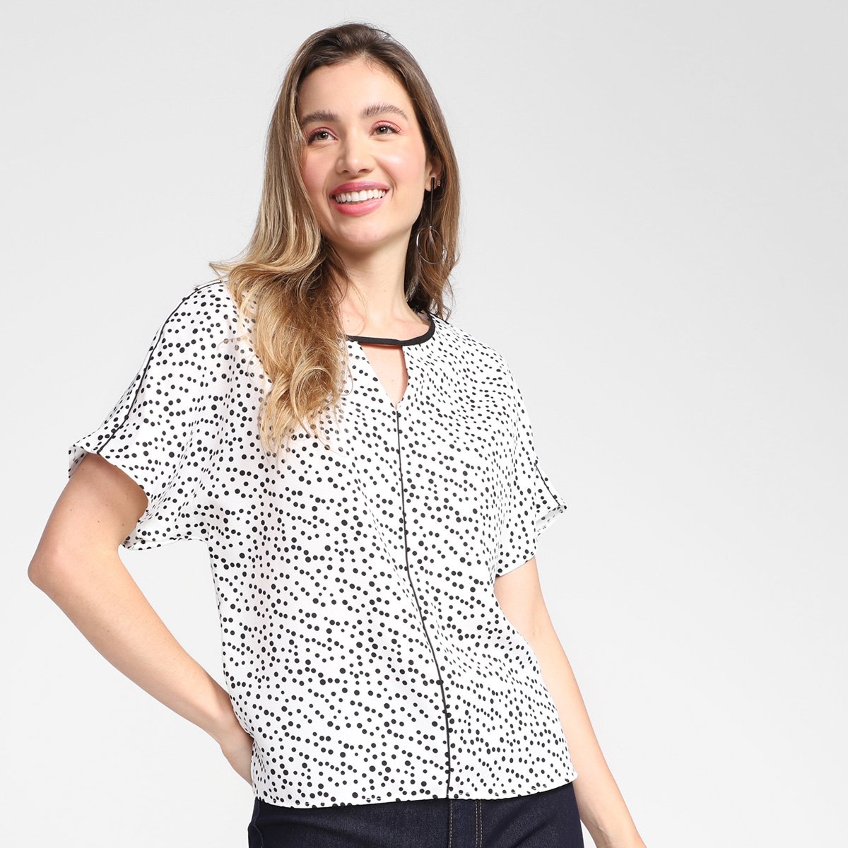 Blusa Aishty Básica Feminina - Branco+Preto Menor preço em Blusa Aishty Básica Feminina - Branco+Preto