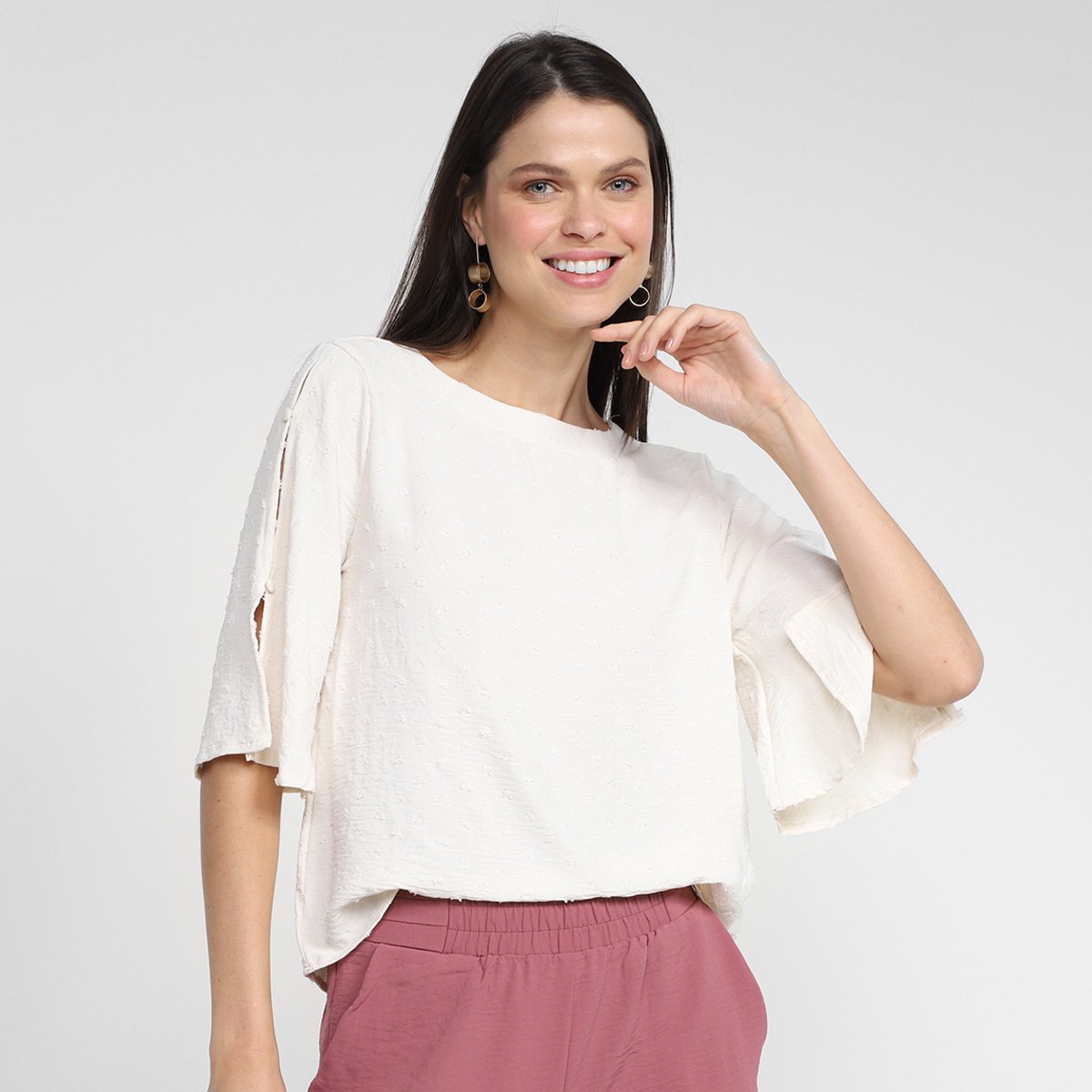 Blusa Aisthy Bordada Manga Ampla Feminina - Off White Menor preço em Blusa Aisthy Bordada Manga Ampla Feminina - Off White