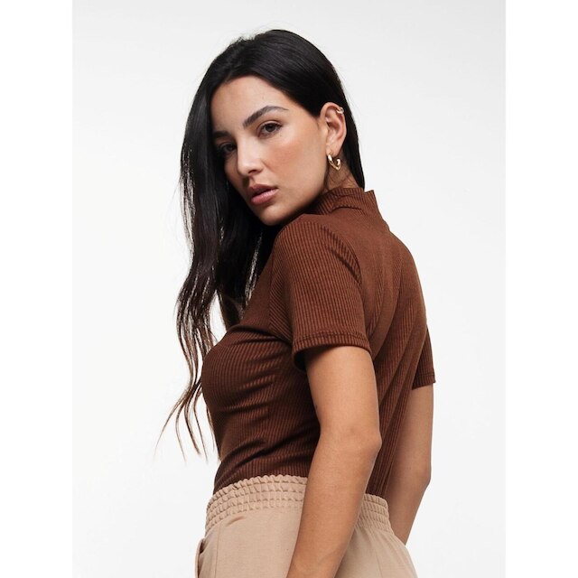 Blusa Canelada Gola Alta Manga Curta Moda Feminina Casual