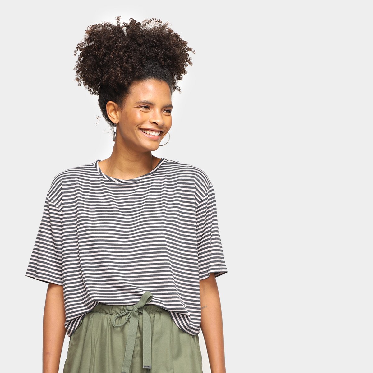 Blusa Cropped Cantão Listrada Feminina - Off White+Preto Menor preço em Blusa Cropped Cantão Listrada Feminina - Off White+Preto