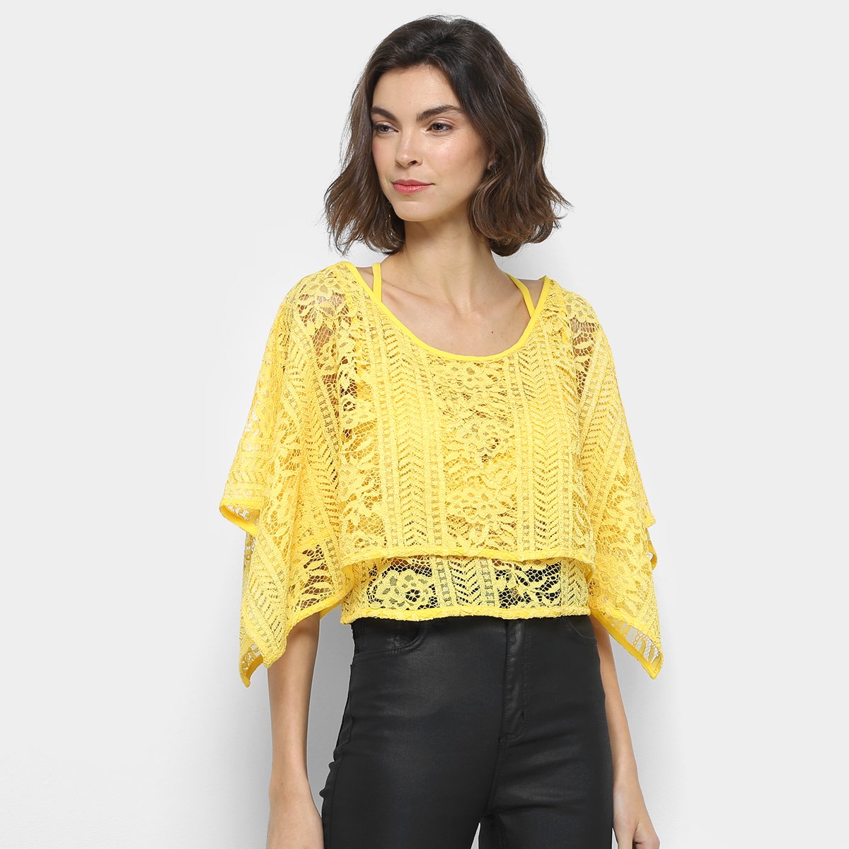 cropped de renda com manga curta