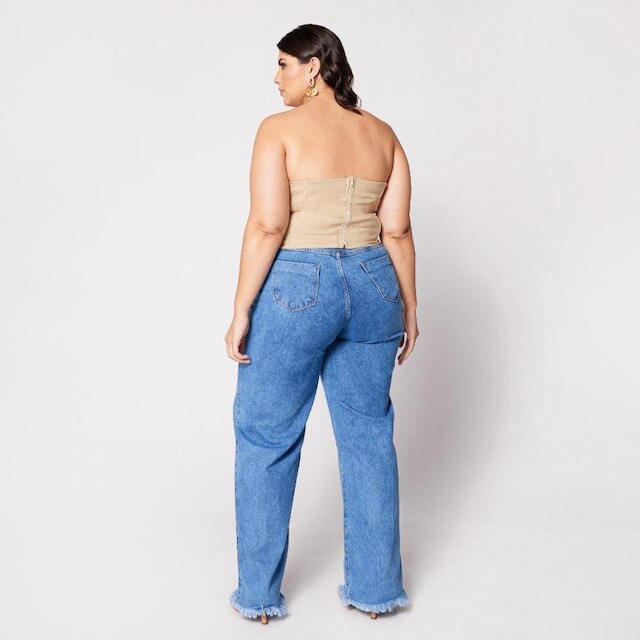 Blusa Cropped Plus Morcego com Bojo Bege