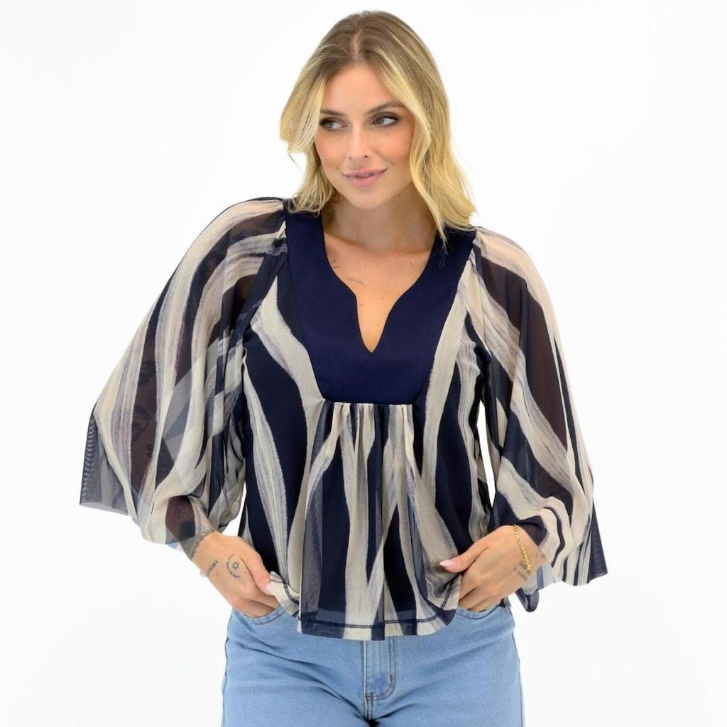 Blusa Doce Trama Bata em Tule Estampa Manga Ampla Feminina