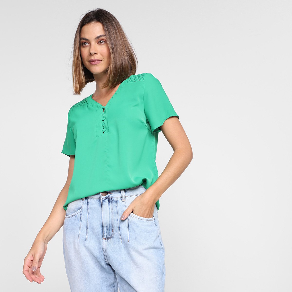 Blusa Dom Fashion Detalhe Botão Forrado Feminina - Verde Menor preço em Blusa Dom Fashion Detalhe Botão Forrado Feminina - Verde