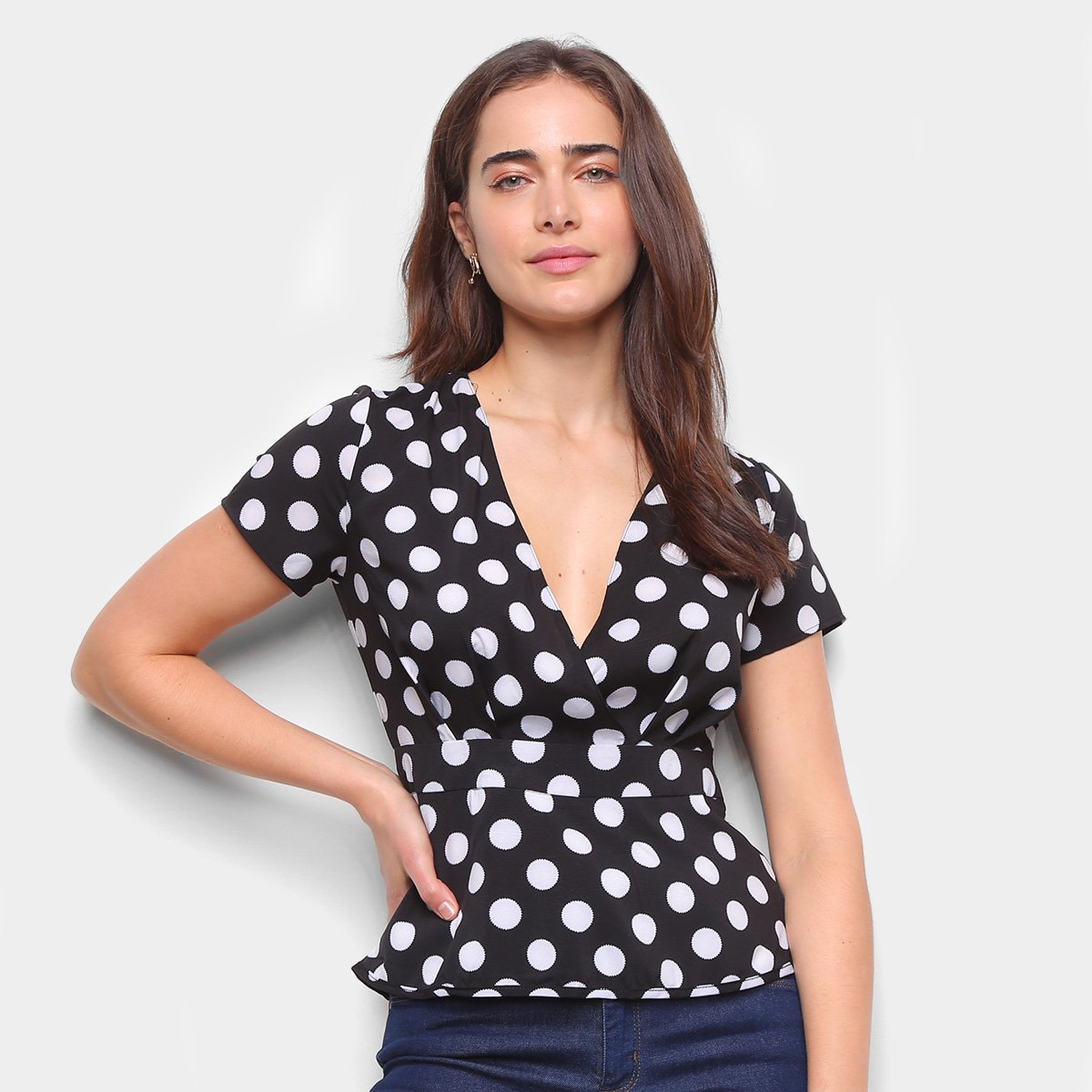 Blusa Eagle Rock Decote V Poá Feminina - Preto é boa?
