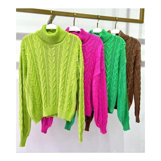 Blusa em Tricot Gola alta com Detalhes de Tranças