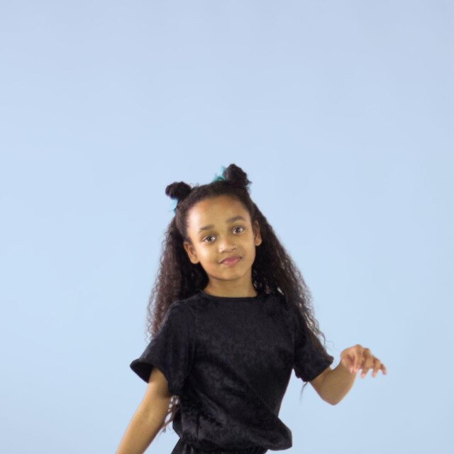 Blusa Estilo Bata com Estampa de Estrelas Preta