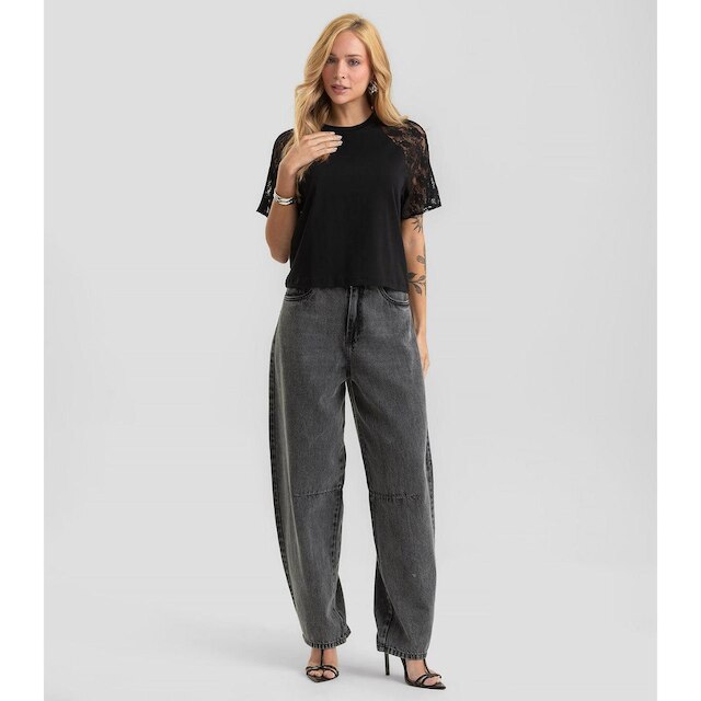 Blusa Feminina Cotton Leve e Manga de Renda Dianna Preto
