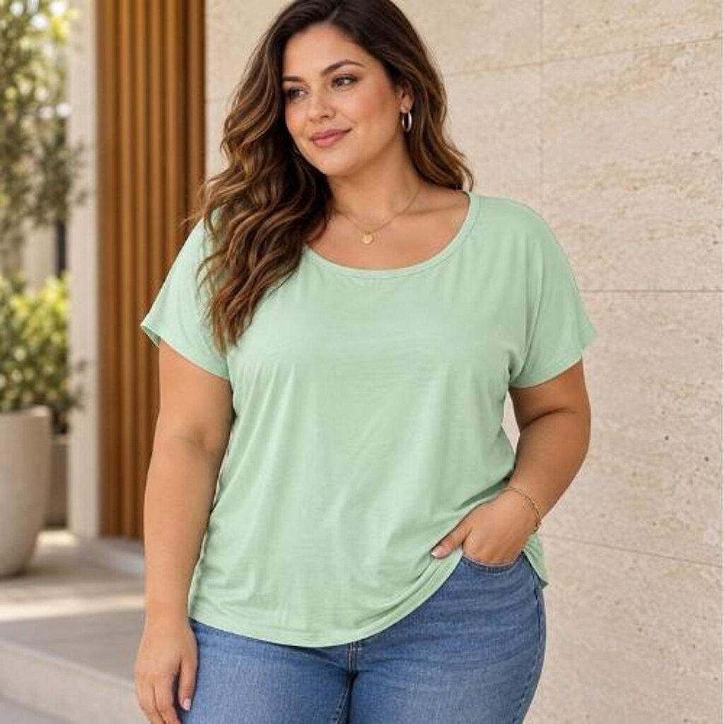 Blusa Feminina Plus Size Verde Claro Manga Curta Gola Redonda -Basicamente