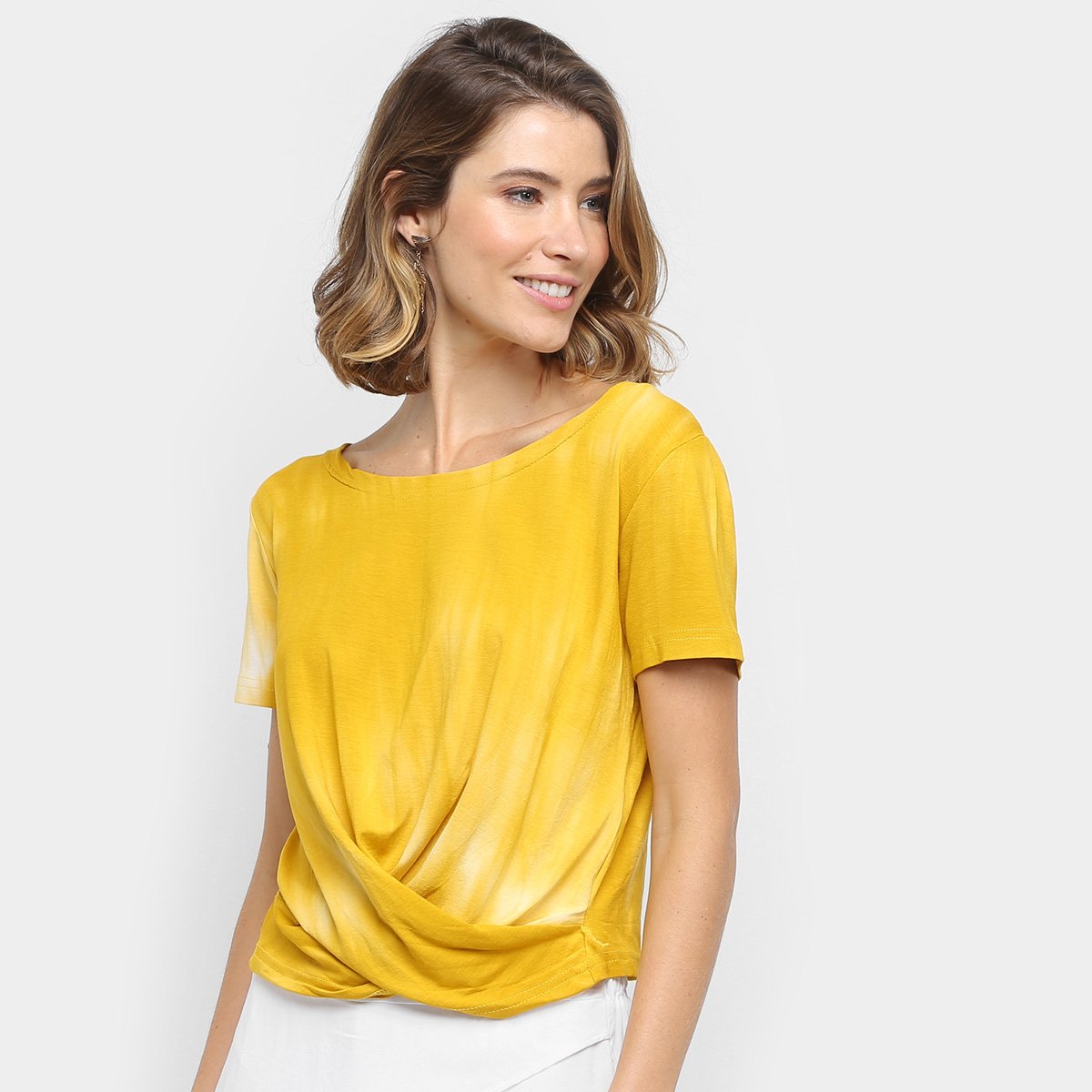 tie dye em blusa amarela