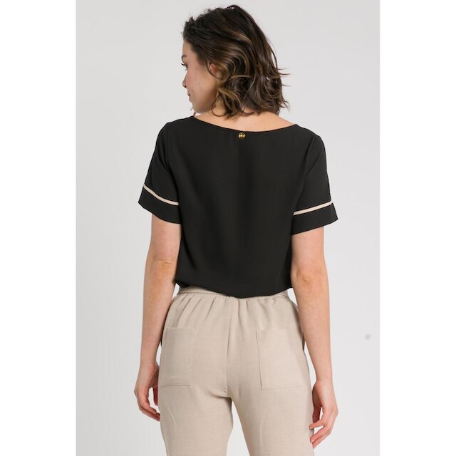 Blusa Manga Curta com Filetes Feminina
