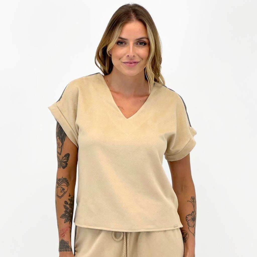 Blusa Meia Loka em Suede Manga Curta Gola V Feminina
