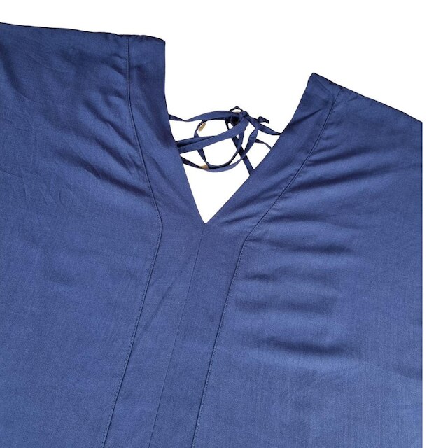 Blusa Plus Size Elegante com Decote V e Amarração nas Costas - Tamanhos G6 e G7