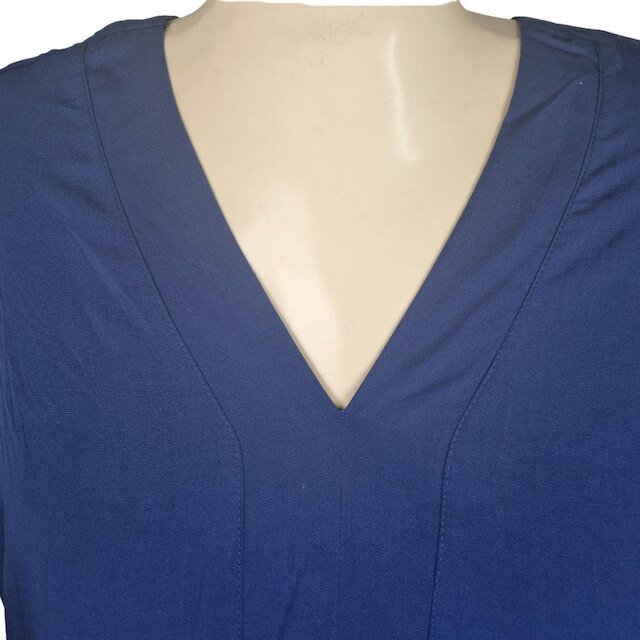 Blusa Plus Size Elegante com Decote V e Amarração nas Costas - Tamanhos G6 e G7