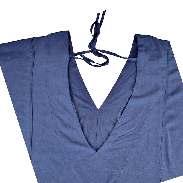 Blusa Plus Size Elegante com Decote V e Amarração nas Costas - Tamanhos G6 e G7