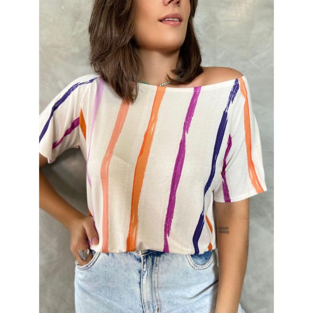 Blusa T-shirt estampada decote canoa