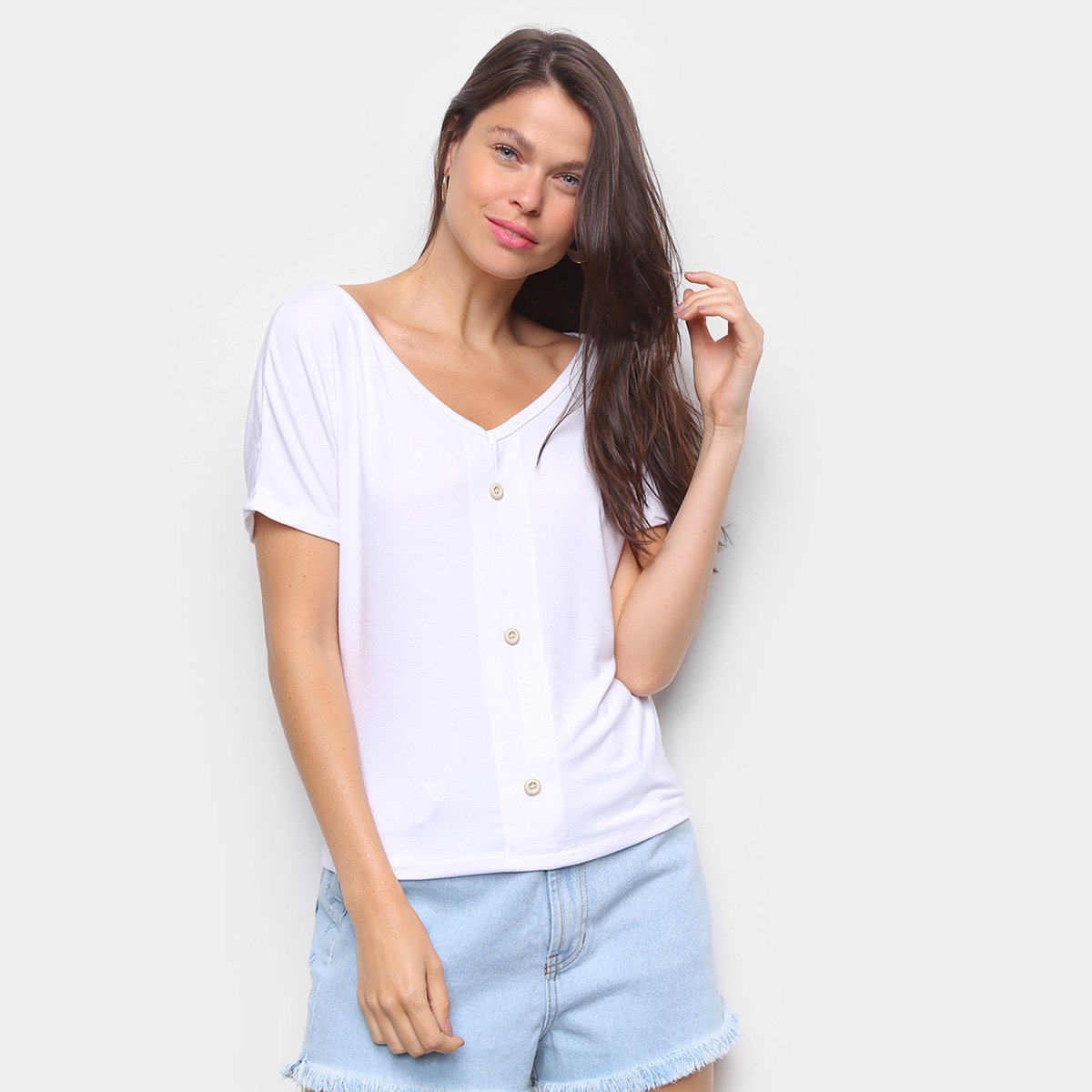 Blusa Volare Decote Em V Básica Botões Feminina - Branco é ruim? Blusa Volare Decote Em V Básica Botões Feminina - Branco é boa?