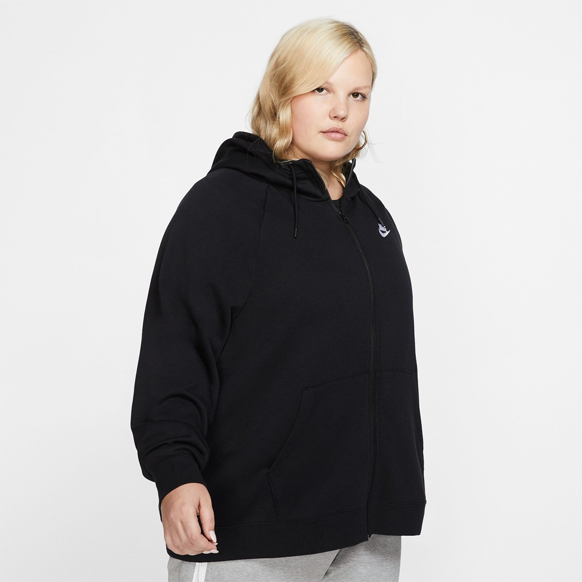 Blusão Nike Sportswear Essential Hoody Plus Size Feminino - Preto+Branco é ruim? Blusão Nike Sportswear Essential Hoody Plus Size Feminino - Preto+Branco é boa?