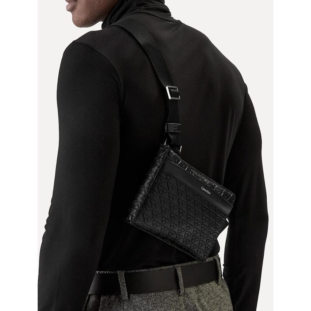 Bolsa Calvin Klein Masculina Transversal Emblem Logo Sling Preta
