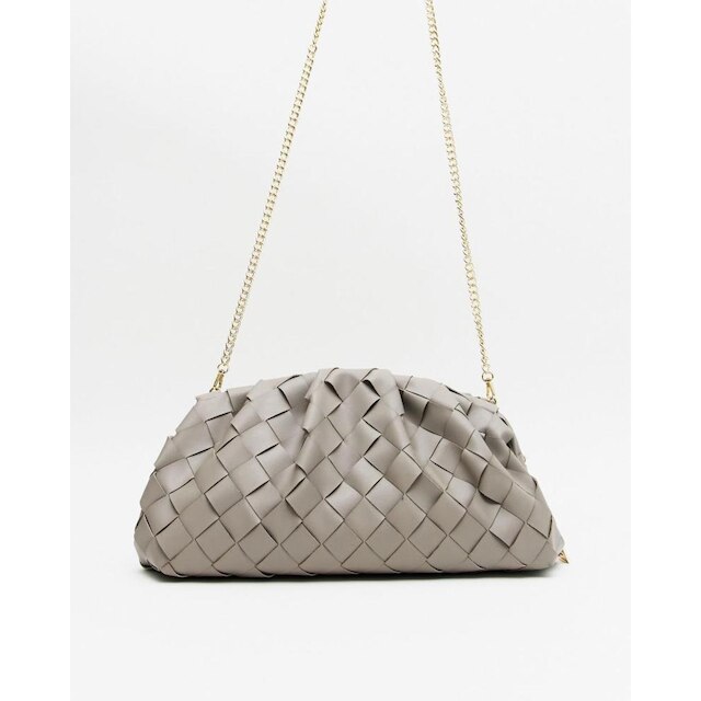 Bolsa Clutch Com Enfeite E Pingente